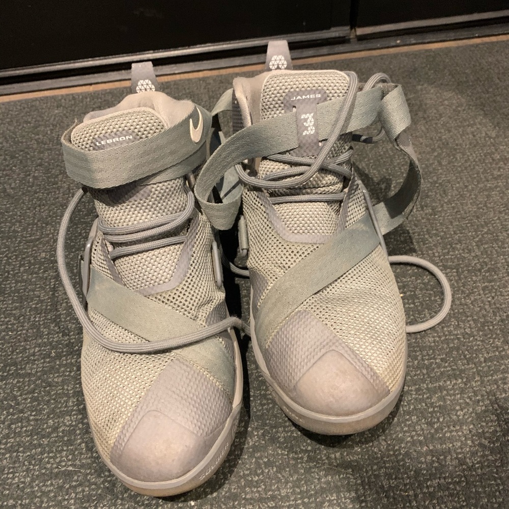 basketball shoes